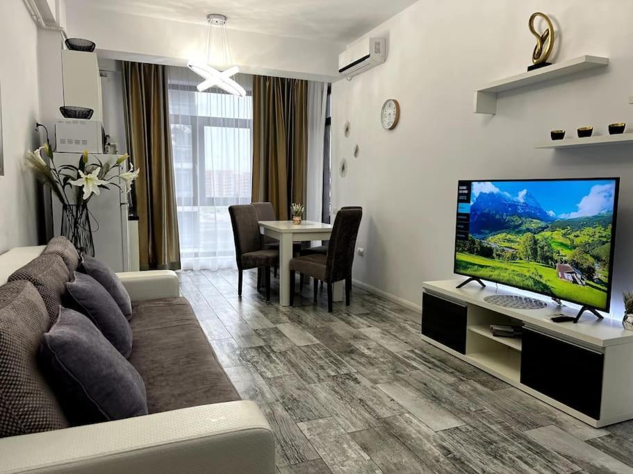 Romeo'S Beachfront Apartment By Loft, Hotel Opera And White Tower Mamaia Dış mekan fotoğraf